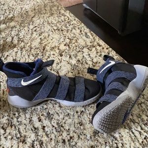 Men’s nike size 10